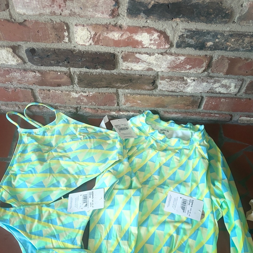 Hurley Green and Yellow Geometric Top - Picture 3 of 5